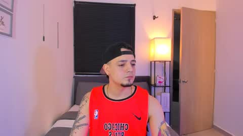 kendel_dimitri online show from May 4, 3:13 am