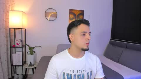kendel_dimitri online show from May 19, 5:03 am