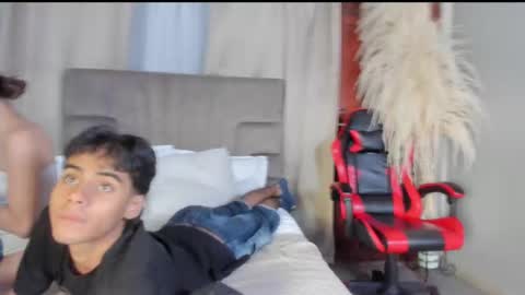 Snapshot of kendra_and_liam chatting on October 12, 11:42 am kendra and liam online show from October 12, 11:42 am