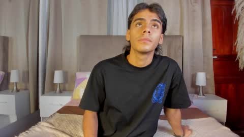 Snapshot of kendra_and_liam chatting on October 14, 11:44 am kendra and liam online show from October 14, 11:44 am