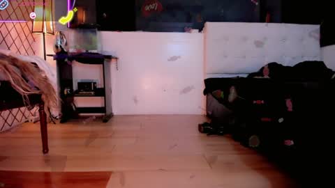 Kendra Bailey online show from June 25, 3:17 am
