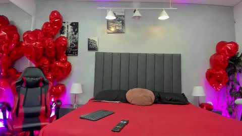 Snapshot of kendra_london chatting on February 17, 11:18 am Kendra London online show from February 17, 11:18 am