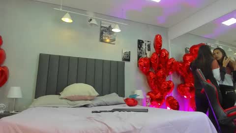 Snapshot of kendra_london chatting on February 20, 11:22 am Kendra London online show from February 20, 11:22 am