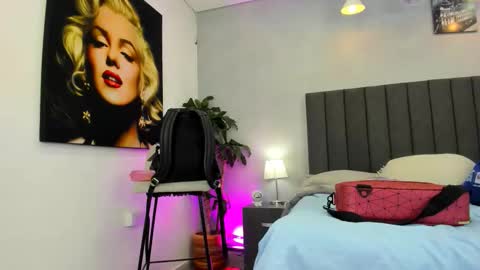 Snapshot of kendra_london chatting on March 4, 11:38 am Kendra London online show from March 4, 11:38 am