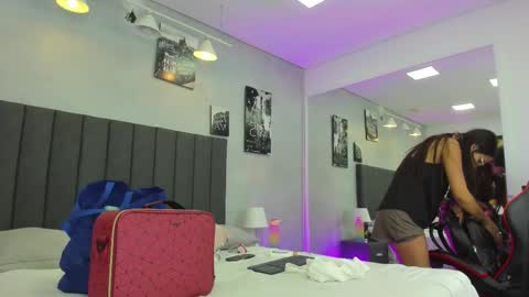 Snapshot of kendra_london chatting on March 6, 11:17 am Kendra London online show from March 6, 11:17 am