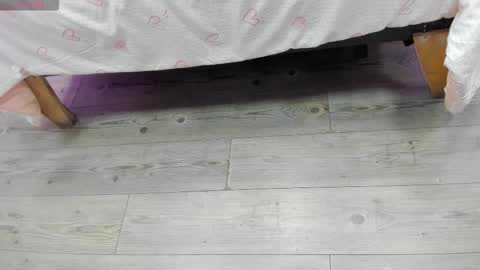 Snapshot of kendra_london chatting on March 24, 11:04 am Kendra London online show from March 24, 11:04 am