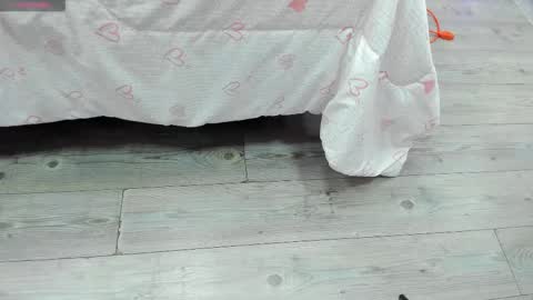 Snapshot of kendra_london chatting on March 28, 11:10 am Kendra London online show from March 28, 11:10 am