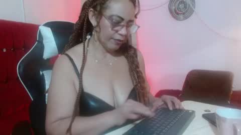 kendra_lust_69 online show from May 13, 10:49 pm