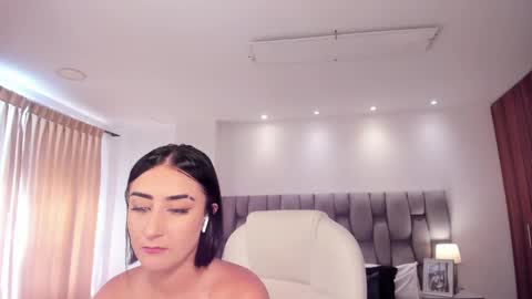 Kendra Scoth online show from February 10, 7:07 pm