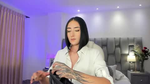 Kendra Scoth online show from February 18, 7:52 pm