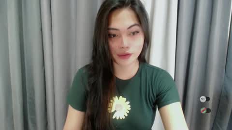 K E N D R A online show from February 26, 7:27 pm