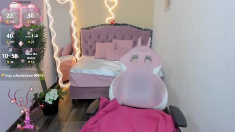 Snapshot of kendra_tay chatting on December 29, 6:14 am kendra online show from December 29, 6:14 am