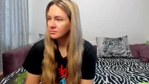 Snapshot of kendra_xx_ chatting on September 15, 12:54 am Kendra online show from September 15, 12:54 am