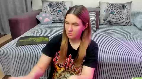 Kendra online show from February 28, 11:50 pm