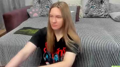 Kendra online show from May 10, 11:43 pm