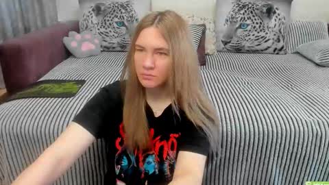 Kendra online show from May 13, 11:55 pm