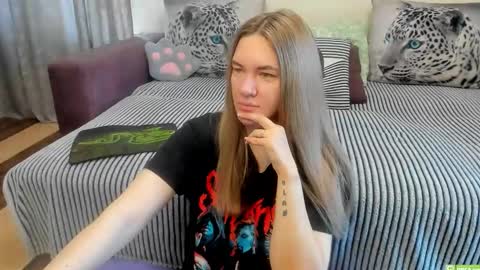 Kendra online show from May 15, 1:01 am