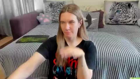 Kendra online show from May 18, 4:29 am