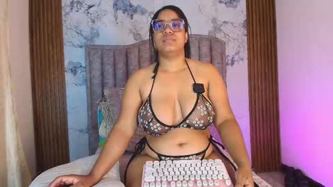 Mamasita online show from November 21, 1:32 pm
