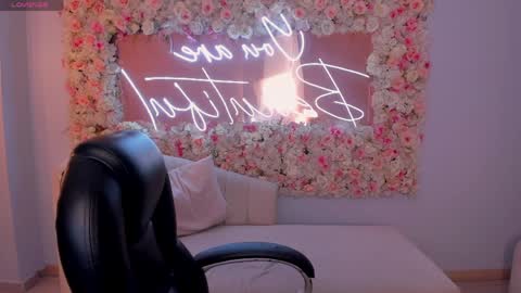  K E N D R A  online show from April 2, 2:42 am