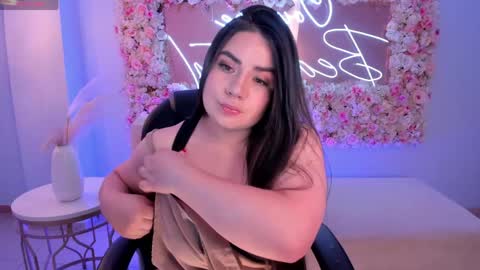  K E N D R A  online show from April 3, 2:31 am