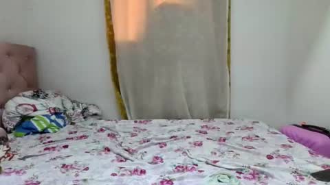 Snapshot of keniakiss chatting on June 12, 10:30 pm online show from June 12, 10:30 pm