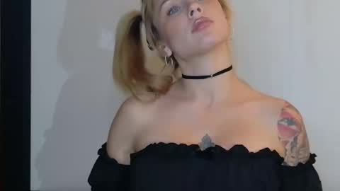 kennedystarrr online show from April 29, 3:54 am