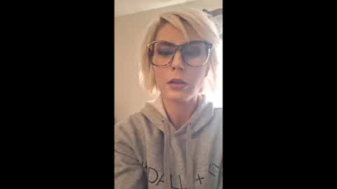 kennnafoxx13 online show from January 5, 8:23 pm