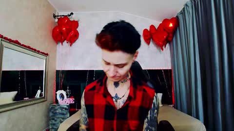 Sellena and Kenny online show from February 5, 8:02 pm