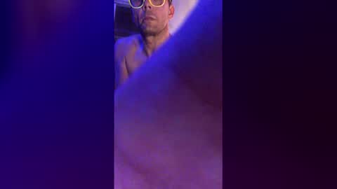 Snapshot of kennyburns089 chatting on February 2, 10:52 pm kennyburns089 online show from February 2, 10:52 pm