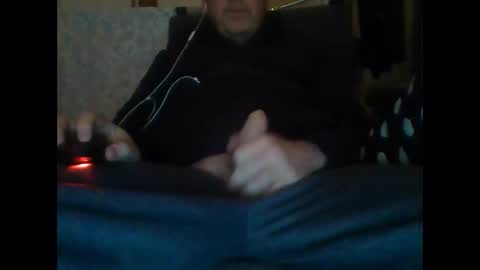 Snapshot of kent237 chatting on December 9, 5:52 pm kent237 online show from December 9, 5:52 pm