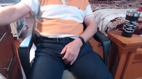 Snapshot of kent_ham chatting on December 23, 6:27 pm kent_ham online show from December 23, 6:27 pm