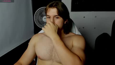 Snapshot of kent_rushell chatting on October 14, 2:23 am kent_rushell online show from October 14, 2:23 am