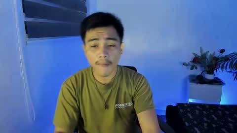 Snapshot of kenthebigcockxx chatting on October 1, 2:28 am kenji online show from October 1, 2:28 am