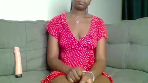 Snapshot of kenyan_lioness chatting on October 13, 9:37 pm kinky perv online show from October 13, 9:37 pm