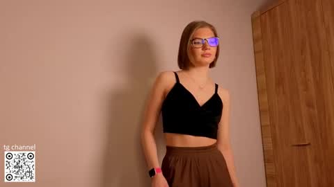 Lisa online show from February 21, 7:15 pm