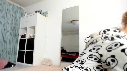 Snapshot of kenziedawton chatting on November 7, 4:45 am Kenzie online show from November 7, 4:45 am