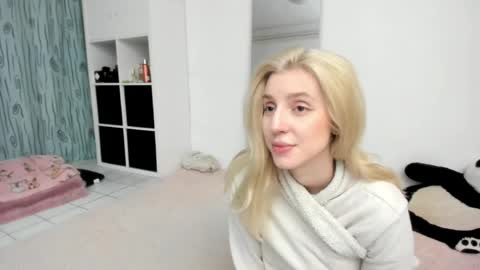 Kenzie online show from May 17, 1:51 pm
