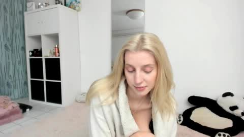 Kenzie online show from May 18, 4:24 pm