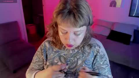 Snapshot of kenziesharik chatting on October 2, 5:47 am Kenzie online show from October 2, 5:47 am