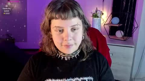 Snapshot of kenziesharik chatting on October 30, 4:36 am Kenzie online show from October 30, 4:36 am