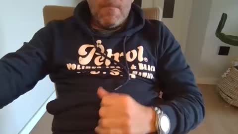Snapshot of kermitgp3 chatting on March 31, 4:51 pm Anton online show from March 31, 4:51 pm