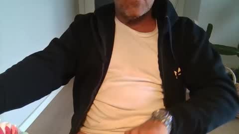 Snapshot of kermitgp3 chatting on May 2, 3:17 pm Anton online show from May 2, 3:17 pm