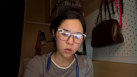 Jenny  online show from May 12, 9:39 am