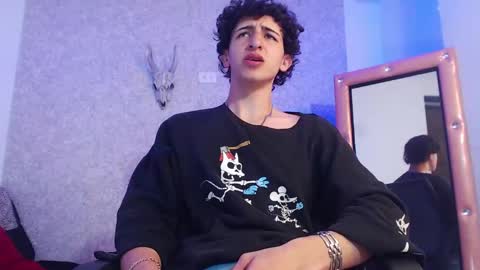 Snapshot of kervs__ chatting on February 20, 6:13 pm Kev online show from February 20, 6:13 pm