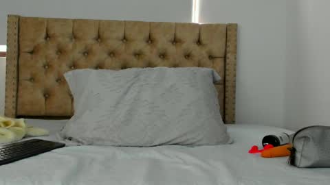 Kery Hillson online show from September 20, 1:01 pm