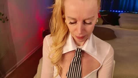 Snapshot of kessedisson chatting on February 28, 8:32 pm KessEdisson online show from February 28, 8:32 pm