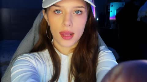 Snapshot of ketlinrous chatting on February 6, 1:43 pm ketlinrous online show from February 6, 1:43 pm