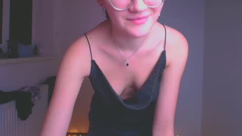 Snapshot of ketrin_pirsss chatting on January 27, 12:01 am Ketrin online show from January 27, 12:01 am