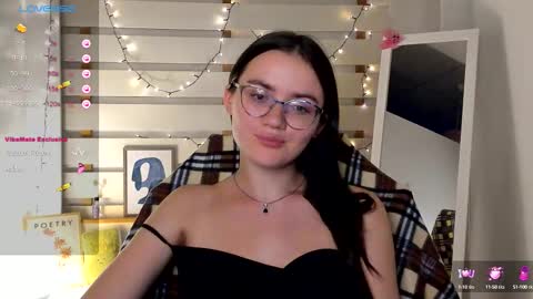 Snapshot of ketrin_pirsss chatting on September 15, 1:05 am Ketrin online show from September 15, 1:05 am